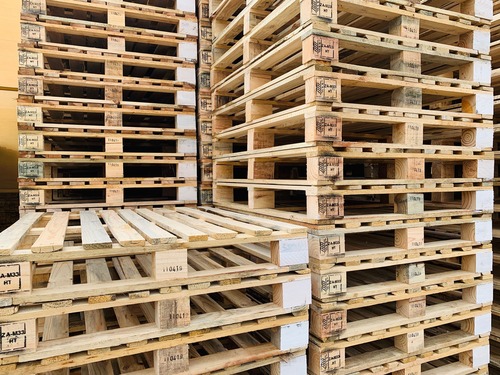 The 9 slat White block pallet offered by Morreto Trade